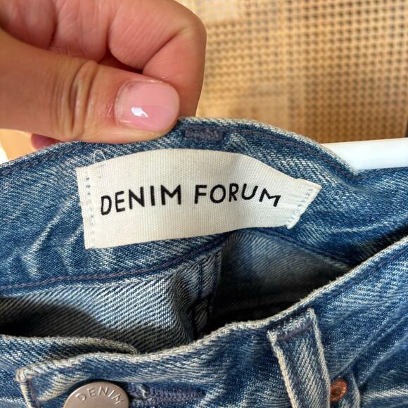 Denim forum Farrah Hi-rise Wide size 28 jeans medium blue Aritzia - Picture 4 of 7